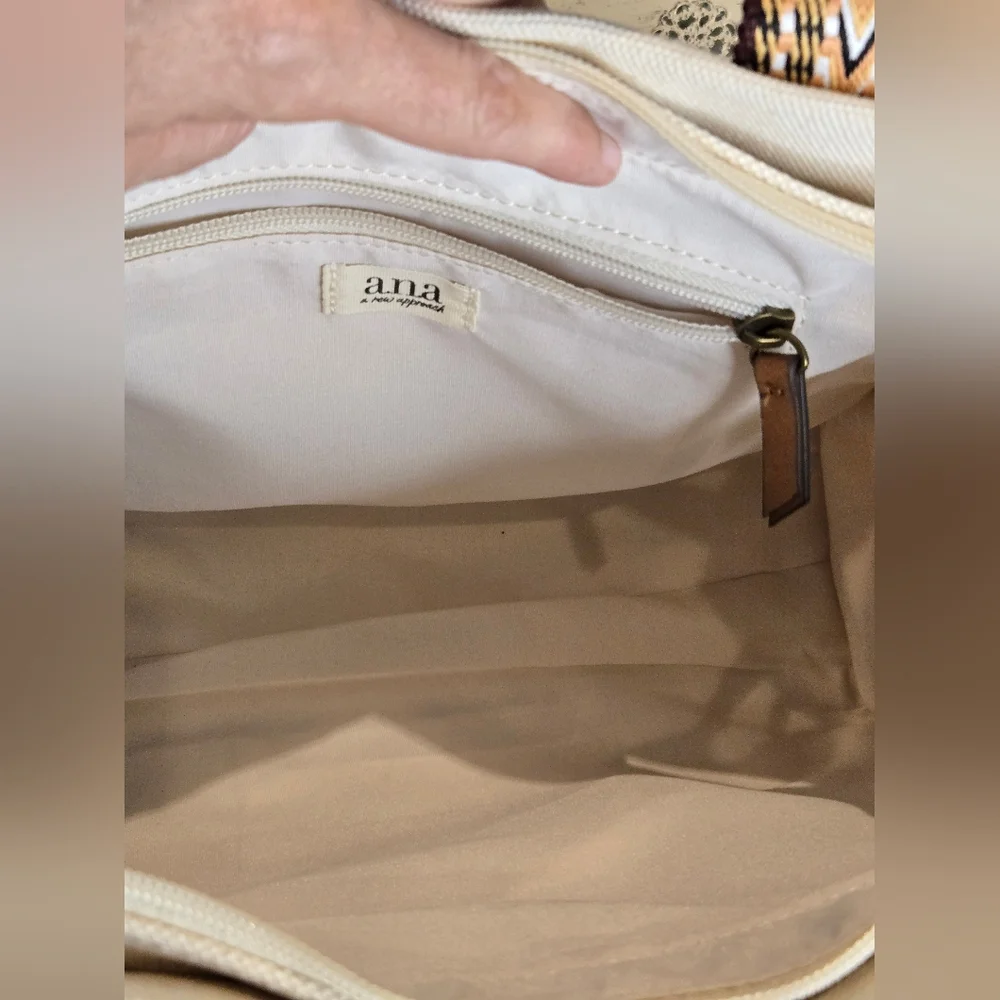 Ana Canvas Tote Bag - Picture 10 of 12